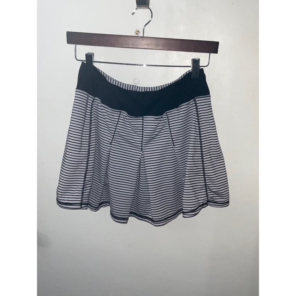 Kyodan Activewear Striped Black/White Skort M Tennis Prep Activewear Pickleball